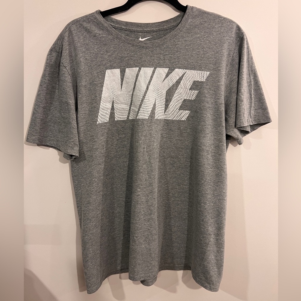Nike Gray Short Sleeve Tee with Iconic Logo